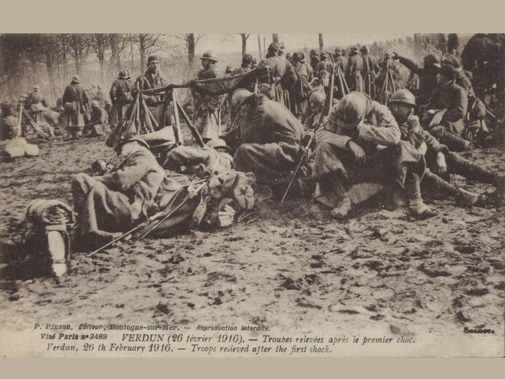 <p style="text-align: center;"><strong>Verdun. February 26th 1916. Troops after having been relieved following the initial attack.</strong><br style="text-align: center;" /><span style="text-align: center;">Source / Cr&eacute;dit :&nbsp;</span><a style="text-align: center;" href="https://www.flickr.com/photos/98069937@N05/9297324433" target="_blank" rel="noopener">Biblioth&egrave;que de Documentation Internationale Contemporaine (BDIC)</a></p>