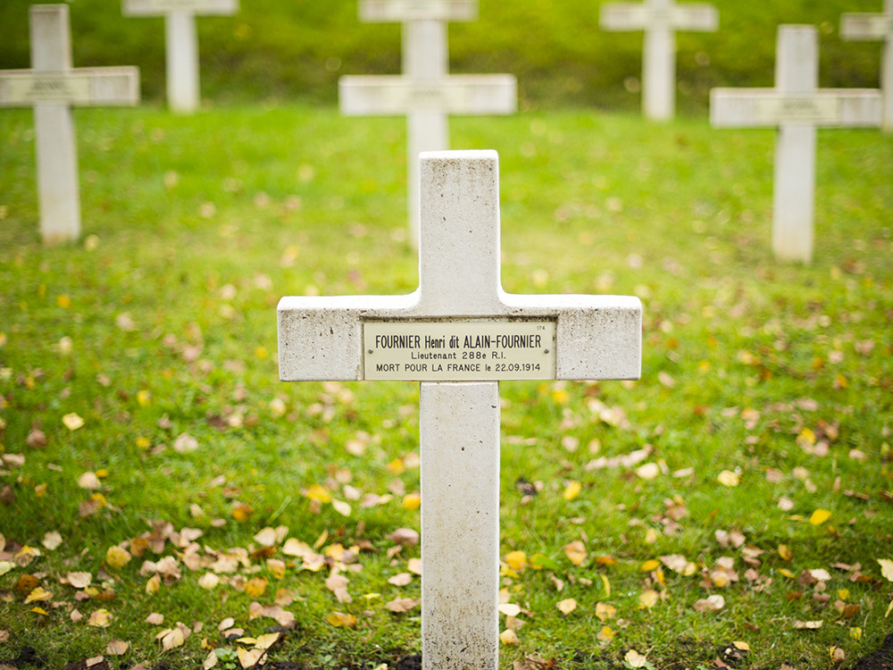 <p style="text-align: center;"><strong>Alain-Fournier's grave in the French national military cemetery of Saint-R&eacute;my la Calonne.</strong><br style="text-align: center;" /><span style="text-align: center;">Source / Cr&eacute;dit : CDT de la Meuse (FR)</span></p>