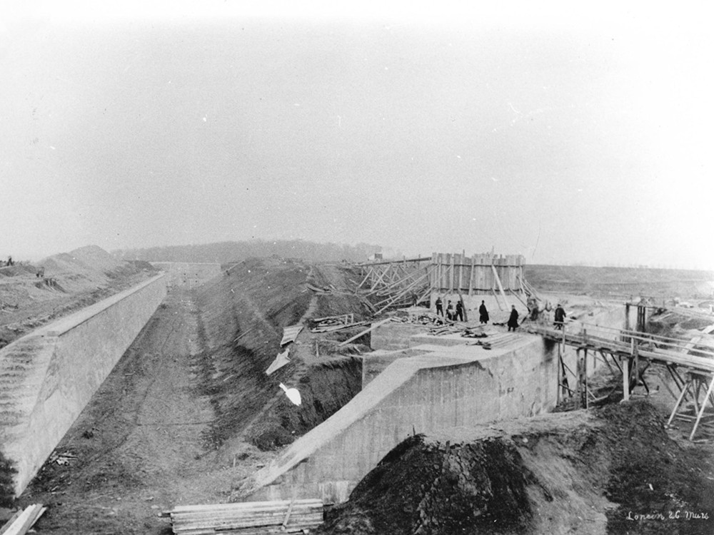 <p style="text-align: center;"><strong>The Fort de Loncin under construction, 26th March 1890.</strong><br style="text-align: center;" /><span style="text-align: center;">Source / Cr&eacute;dit :&nbsp;</span><a style="text-align: center;" href="http://www.provincedeliege.be/" target="_blank" rel="noopener">Province de Li&egrave;ge</a></p>