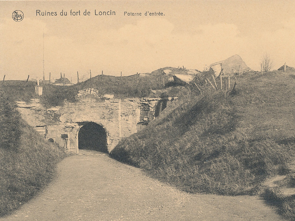 <p style="text-align: center;"><strong>The ruins of the Fort de Loncin. Postern.</strong><br style="text-align: center;" /><span style="text-align: center;">Source / Cr&eacute;dit :&nbsp;</span><a style="text-align: center;" href="http://www.provincedeliege.be/" target="_blank" rel="noopener">Province de Li&egrave;ge</a></p>